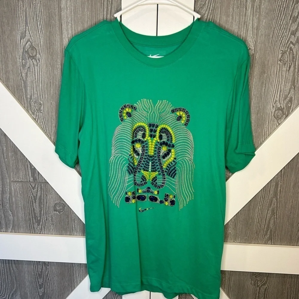 D17.03 Nike Dri Fit Mens Small Shirt Lebron James Lion Graphic Green
